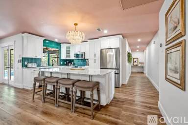 Main picture of 601 E Valley Dr