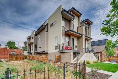 Main picture of 2409 Court Pl