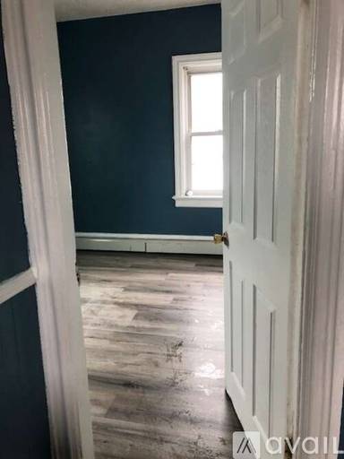 Main picture of 10 La Vaughn St
