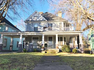Main picture of 222 S Mendenhall St