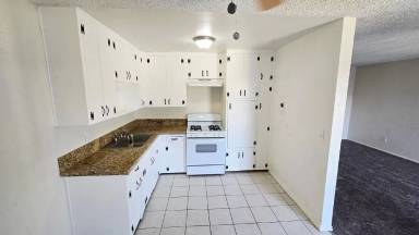 Main picture of 1210 W Stoneridge Ct