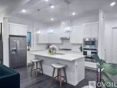 Main picture of 3305 Sarala Ct