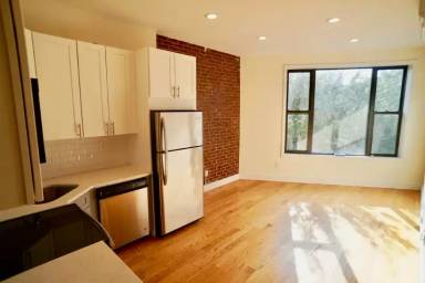 Main picture of 386 E 23rd St