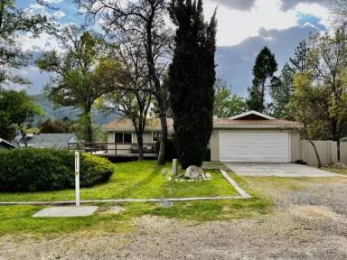 Main picture of 40894 Griffin Dr