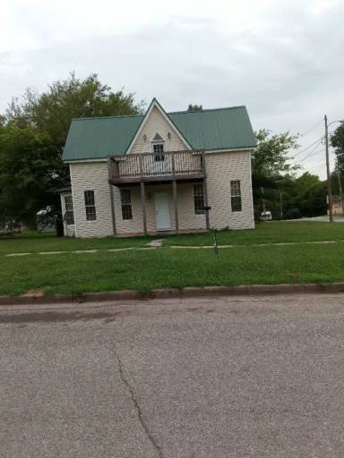 Main picture of 903 Lincoln Ave