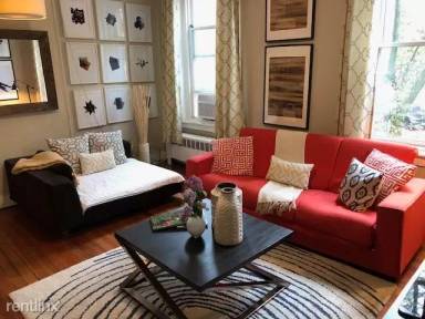 Main picture of 435 Hanover St