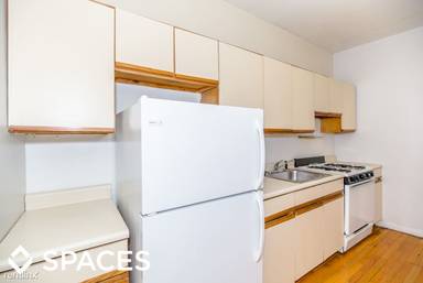 Main picture of 654-64 W Cornelia Ave
