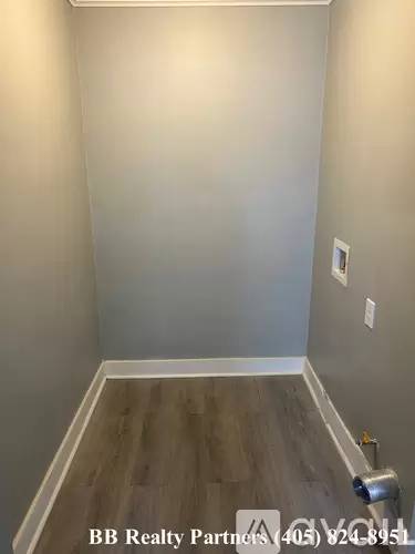 Main picture of 4207 E 4th Pl
