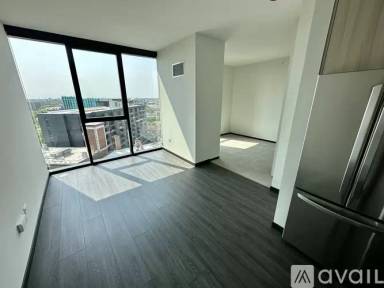 Main picture of 1342 W Lake St