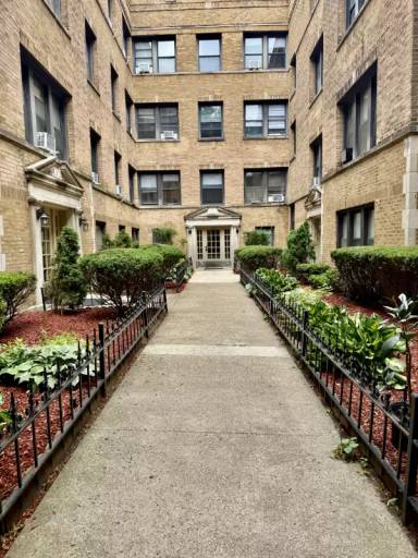 Main picture of 3404 W Carmen Ave