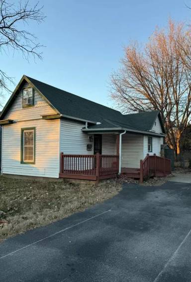 Main picture of 1603 W Thoman St
