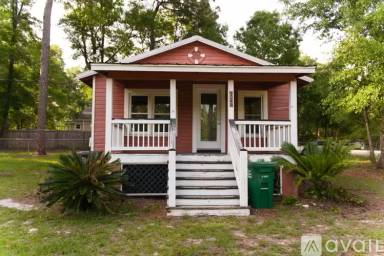 Main picture of 724 Flagg St