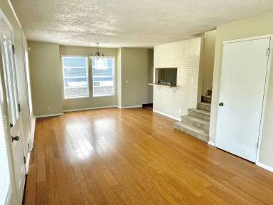 Main picture of 5855 NE 19th Ave