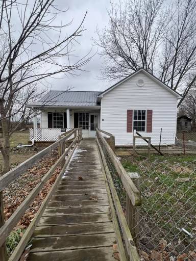 Main picture of 122 Tuxedo Dr