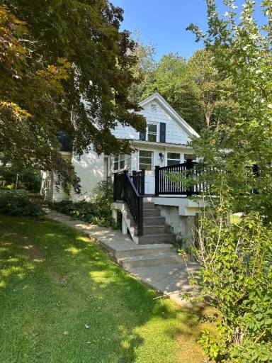 Main picture of 1564 Embreeville Rd