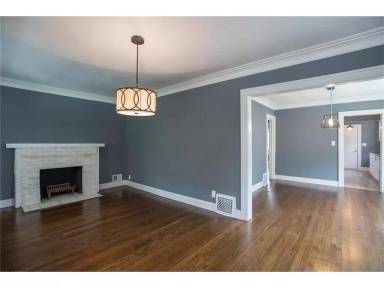 Main picture of 5919 Kenwood Ave