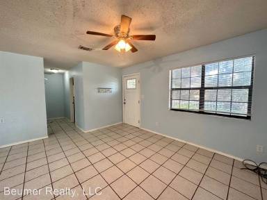 Main picture of Coastal Retreat in Charming Innerarity Point