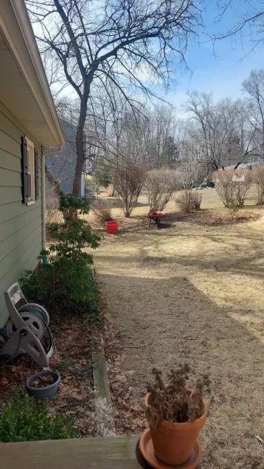 Main picture of 32 Deepwood Dr
