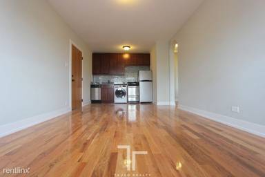 Main picture of 550 W Arlington Pl Apartments