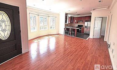 Main picture of 98 Concord St