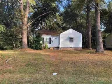 Main picture of 3704 Hines Ave