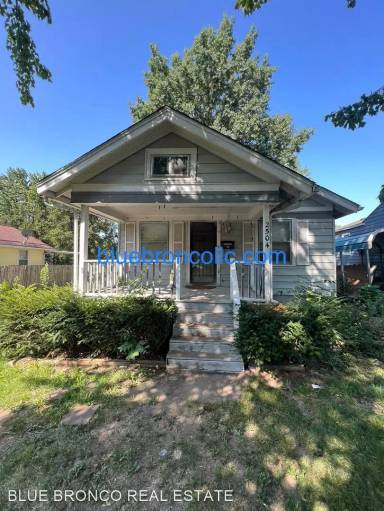 Main picture of 2504 Harvard Ave