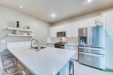 Main picture of 1349 E Via Viola Way