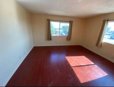 Main picture of 265 E 2nd St
