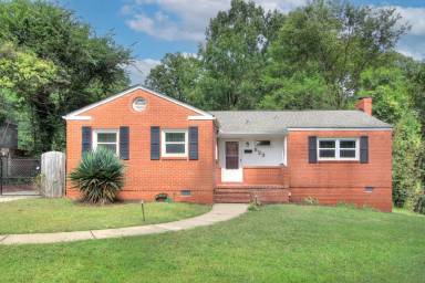Main picture of 523 Tyson St