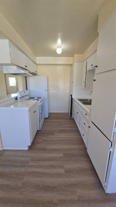 Main picture of 1001 E Stearns Ave