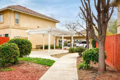 Main picture of 3850 Lexar Dr