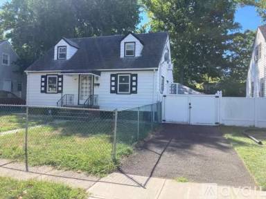 Main picture of 344 E 7th Ave