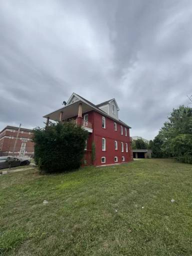 Main picture of 15353 Yorick Ave