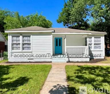 Main picture of 437 Crestway Dr