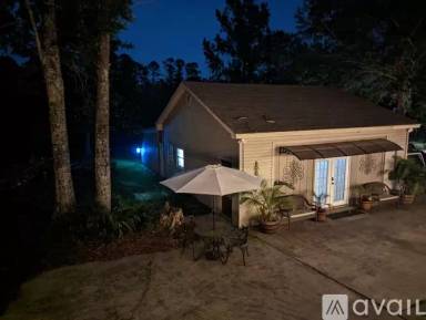 Main picture of 170 E Pearl Dr