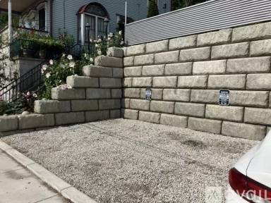 Main picture of 93 Irvine St