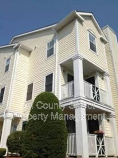 Main picture of 811 Gazebo Cir