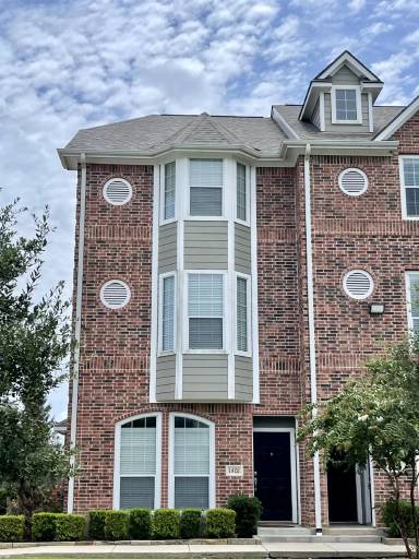 Main picture of Lakeridge Townhomes