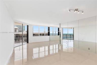 Main picture of Brickell Place Condo