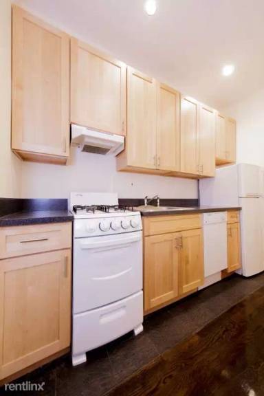 Main picture of 1382 1st Ave