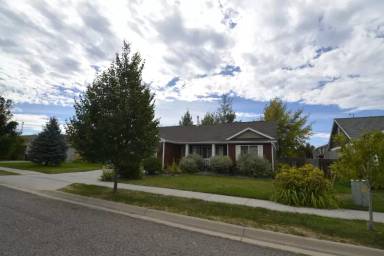 Main picture of 3016 Oliver St