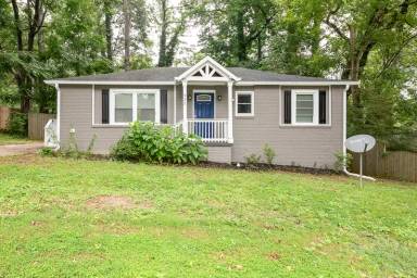 Main picture of 922 Rebel Forest Dr SE