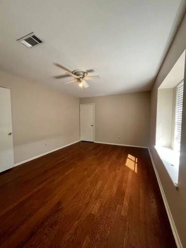 Main picture of 5117 Royalton Dr