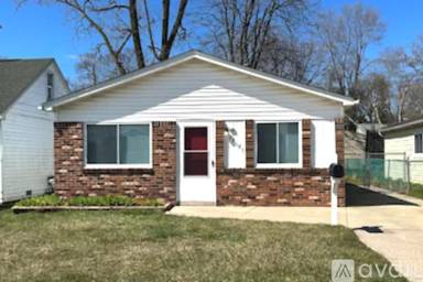 Main picture of 23085 Columbus Ave