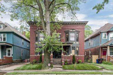 Main picture of 7918 E Lafayette St