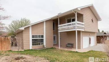 Main picture of 3106 N Mountain View Dr