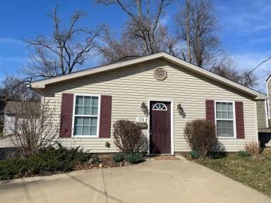 Main picture of 736 Washington St