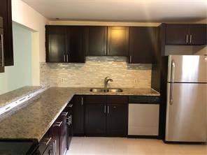 Main picture of Live Oaks Condo
