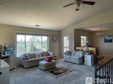 Main picture of 2400 Annette Dr
