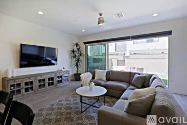 Main picture of 1918 W Desert Hollow Dr